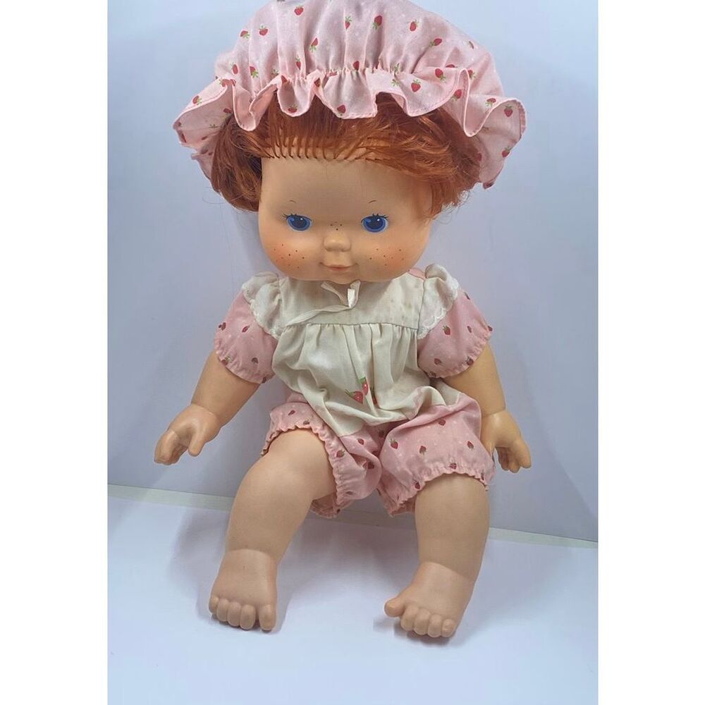 Vintage 1982 Kenner Strawberry Shortcake Baby Blow Kiss Doll American Greetings